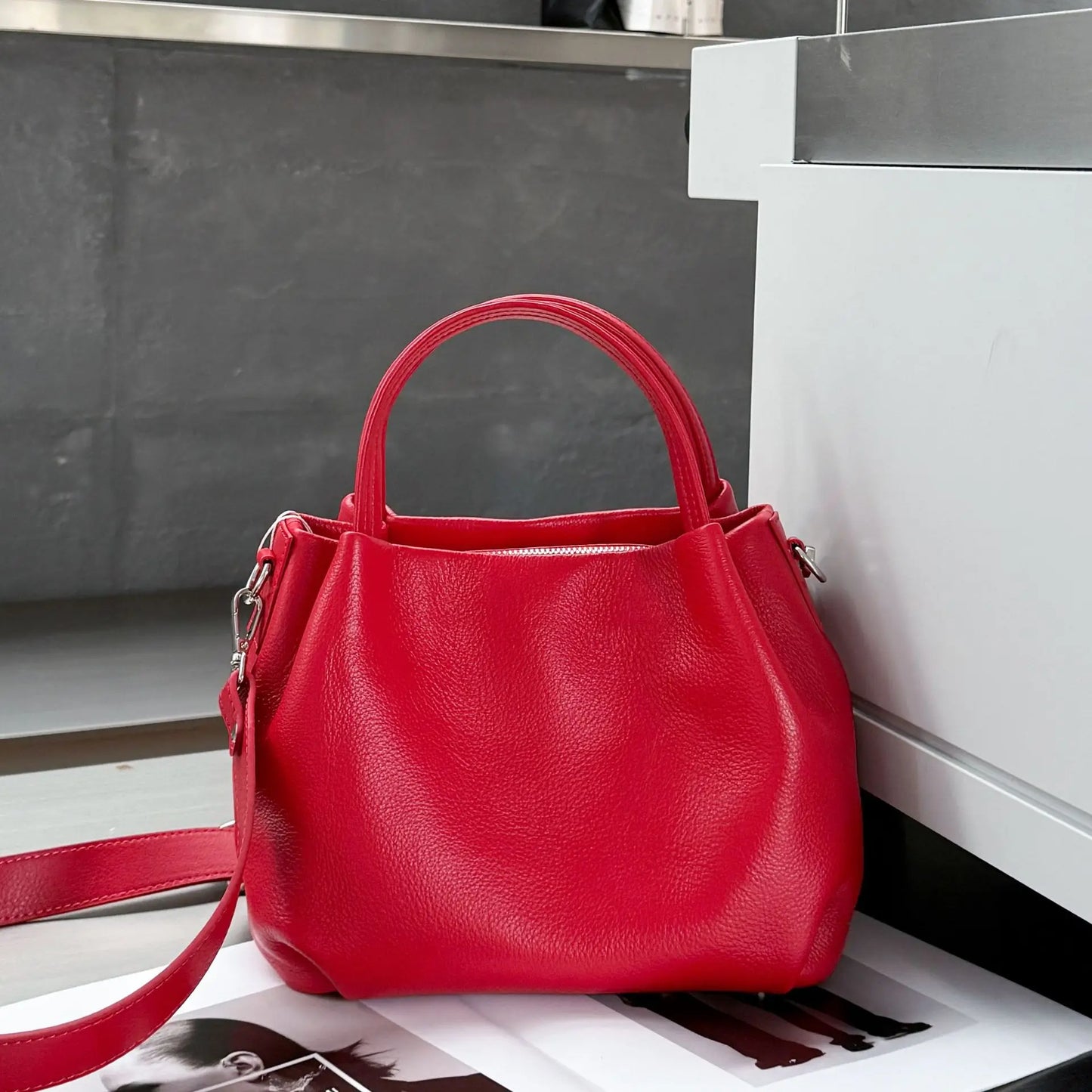 YANATARI Cowhide Genuine Leather Handbags Women Vintage Shoulder Bag Bucket Bag Soft Leather Luxury High Quality Crossbody Bag
