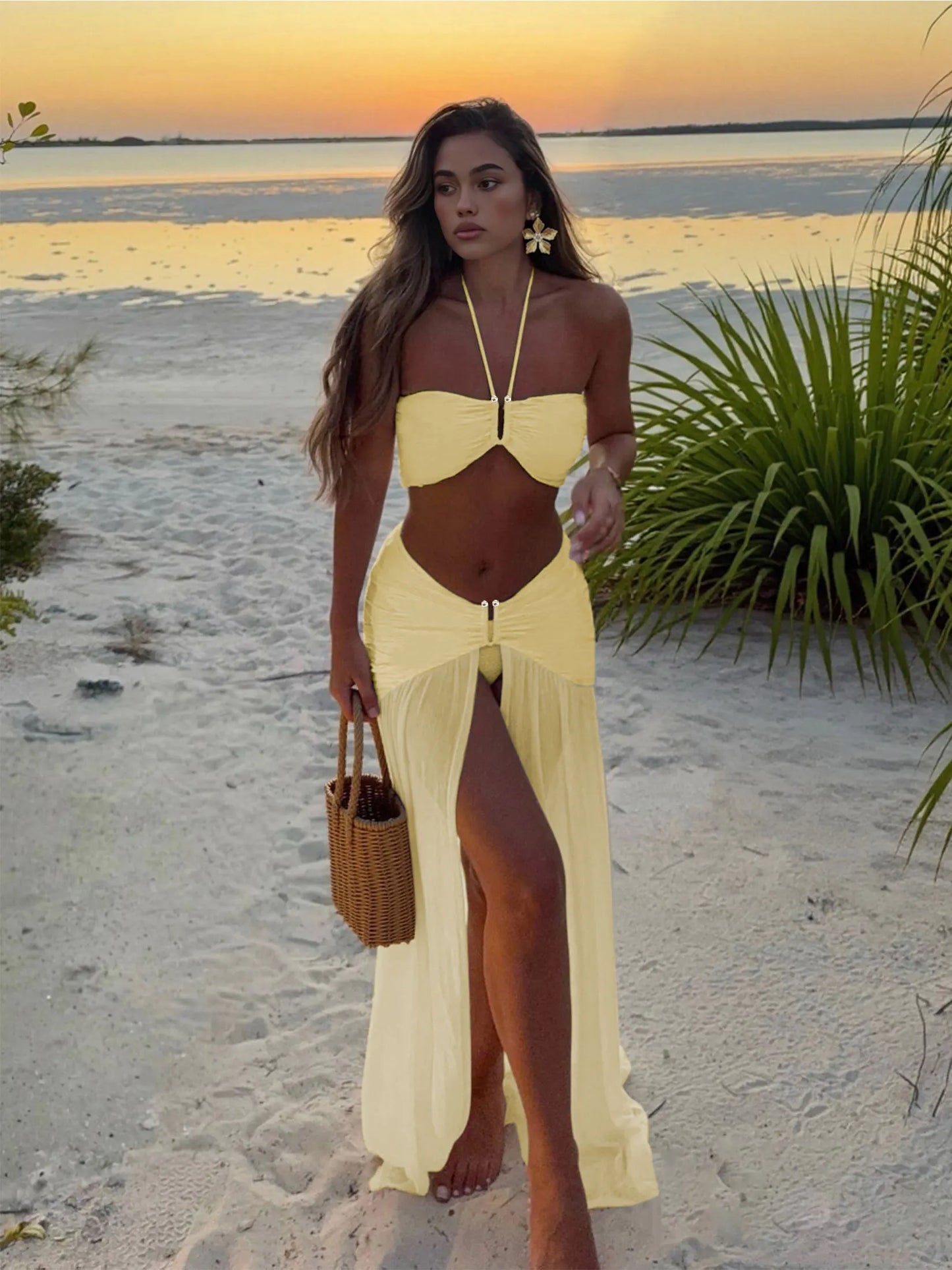 2025 Summer White Halter Neck 3 Piece Bikini Set Sheer Split Maxi Skirt Beach Dress Vacations Outfits Pool Party Wear K236