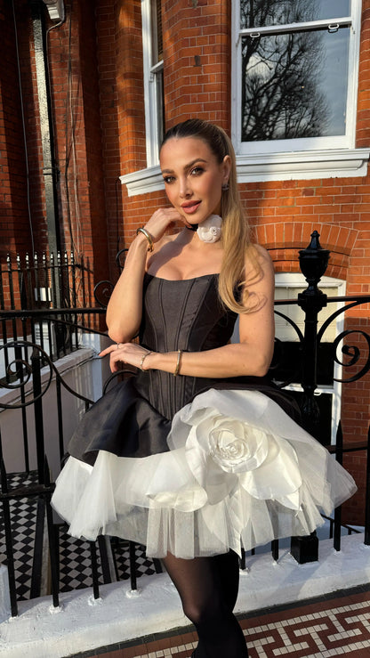 Fashion 2 Colors Short Prom Party Dresses Black White Ruffle Rose Flower Chic Women Formal Occasion Dress Wedding Second Dress