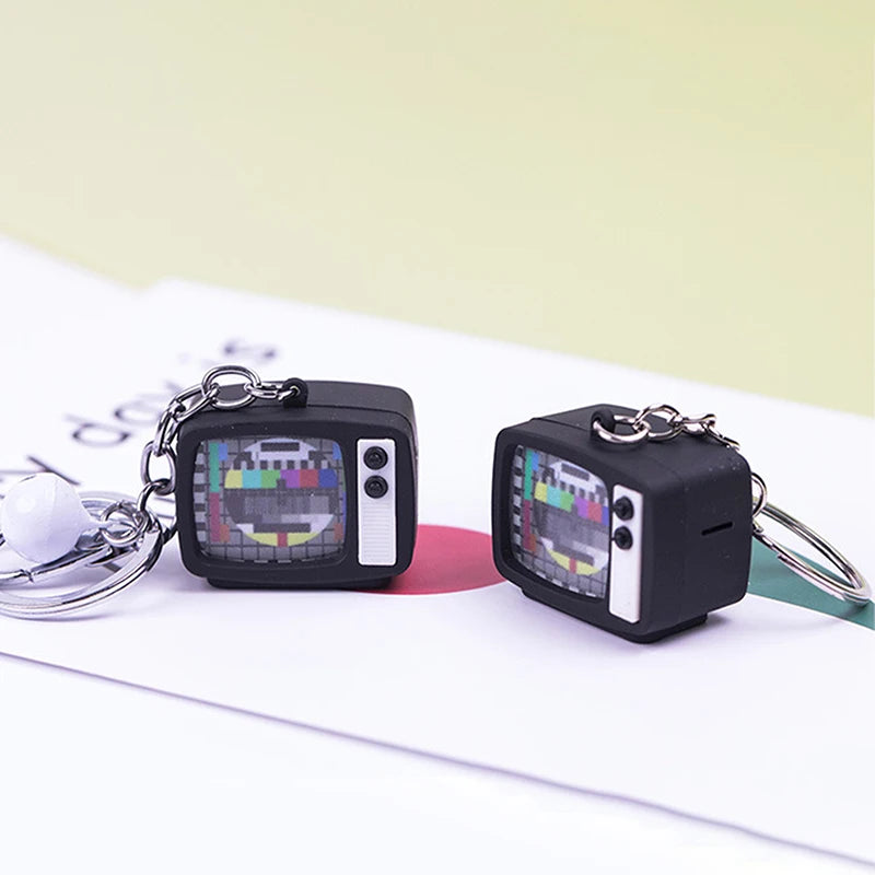 1Pcs Mini TV Keychain Horror Atmosphere Mini TV Keychain Pendant Simulation TV Pendant Bag Pendant