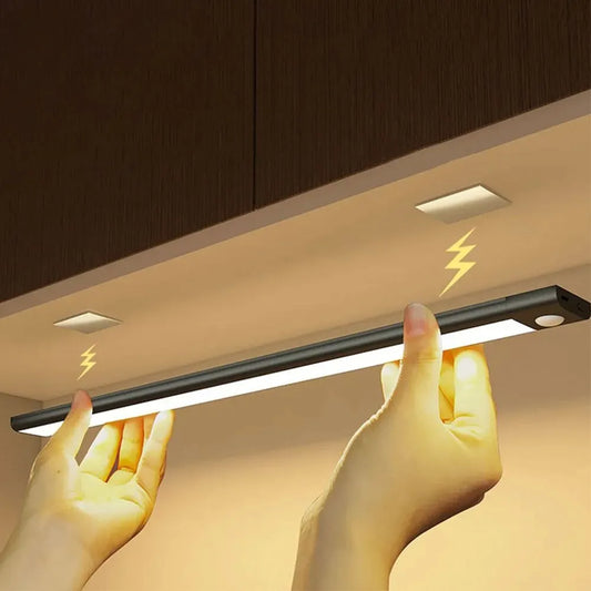 Lampe LED pour placard, rechargeable par USB Type-C, avec détecteur de mouvement, disponible en 20 cm, 30 cm, 40 cm, 50 cm et 60 cm.