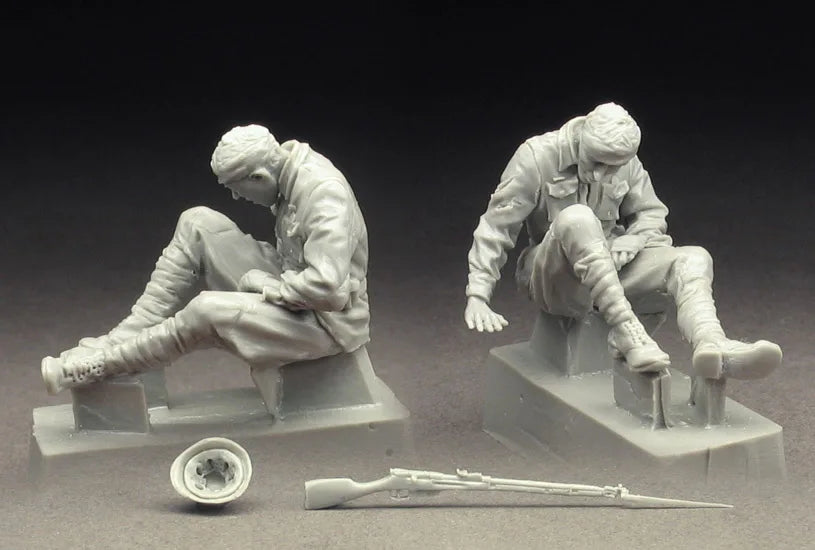 1/35 model kit resin kit  Wounded Soviet soldiers Collectible Unassembled Sculpture for Hobbyists