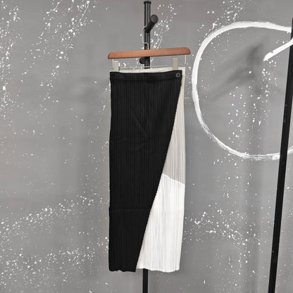 LANMREM Pleated 2025 New Niche Design Women's Skirt Simple High-end Casual Fashion Black And White Colorblock Patchwork Skirts
