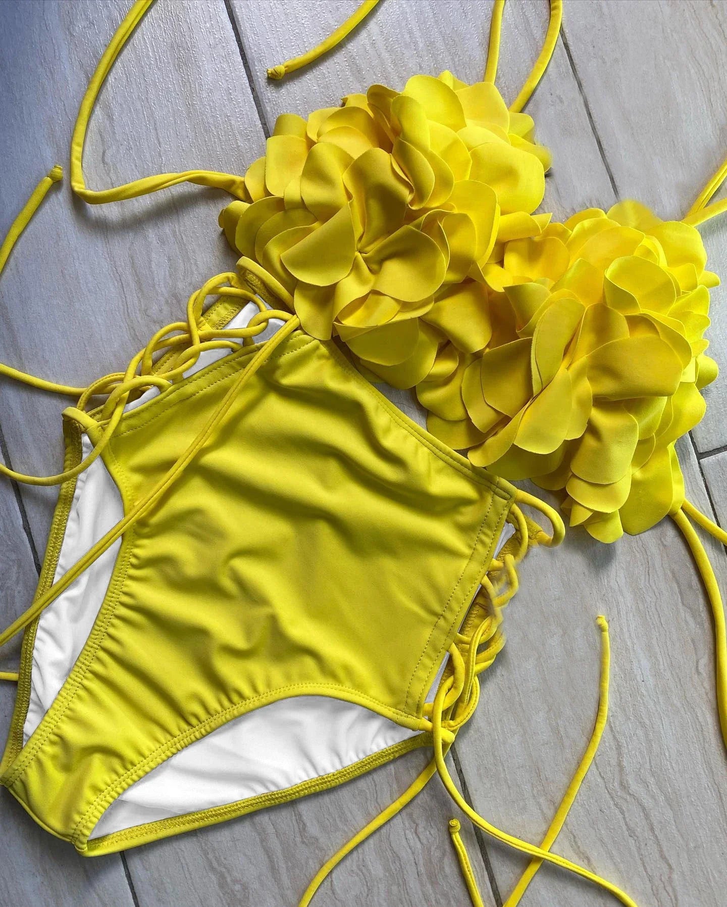 2026 New Summer New Sexy Petal Push Up Backless Bikini Set Women Fashion Flower Ruffles Bikini Lady Solid Beachwear Bathing Suit