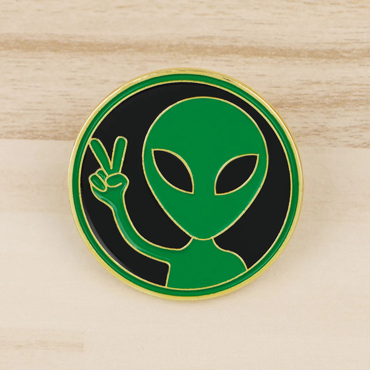 Funny Alien Enamel Pin Cartoon UFO Bigfoot Brooches for Clothes Badges on Backpack Bags Collar Hat Badge Lapel Pins Jewelry Gift