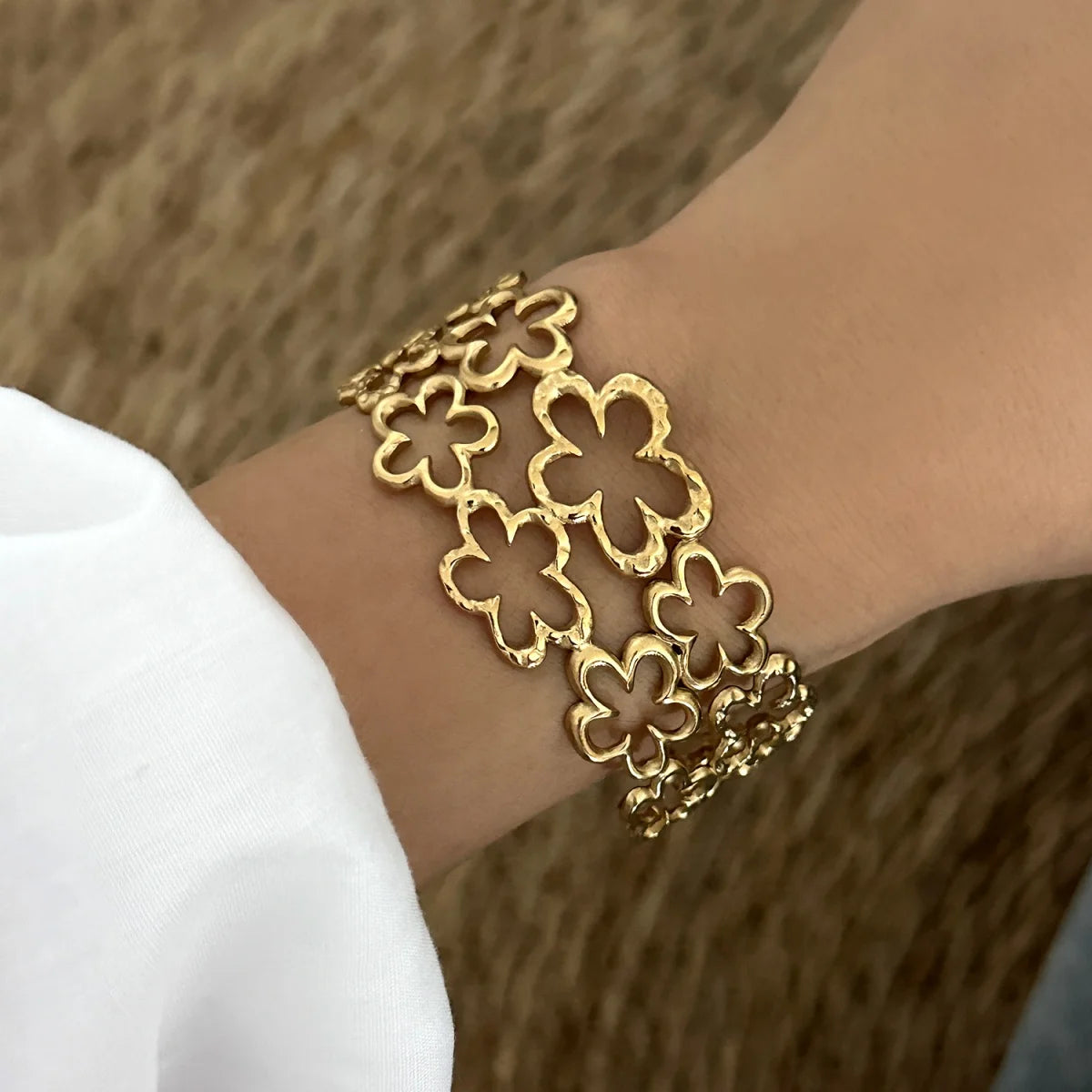Temperament Stainless Steel Hollow Flower Open Bracelets For Women Men Elegant Texture Metal Floral Cuff Bangle Wedding Jewelry